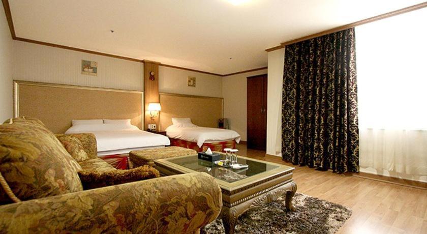 Hotel Olympic Changwon Esterno foto
