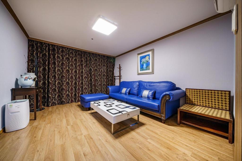 Hotel Olympic Changwon Esterno foto