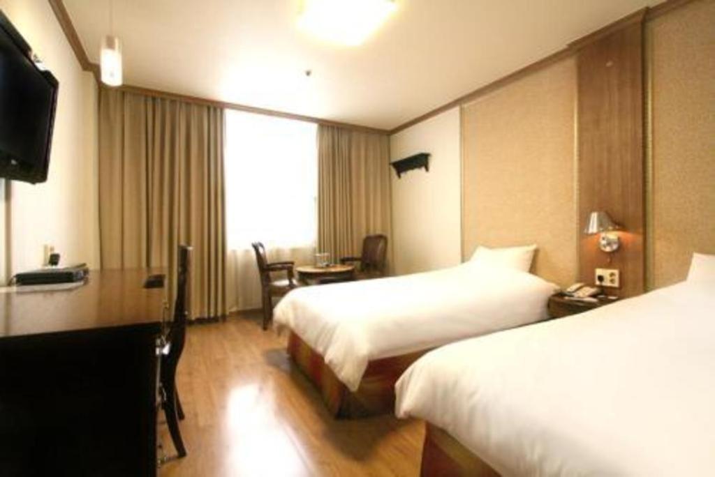 Hotel Olympic Changwon Esterno foto
