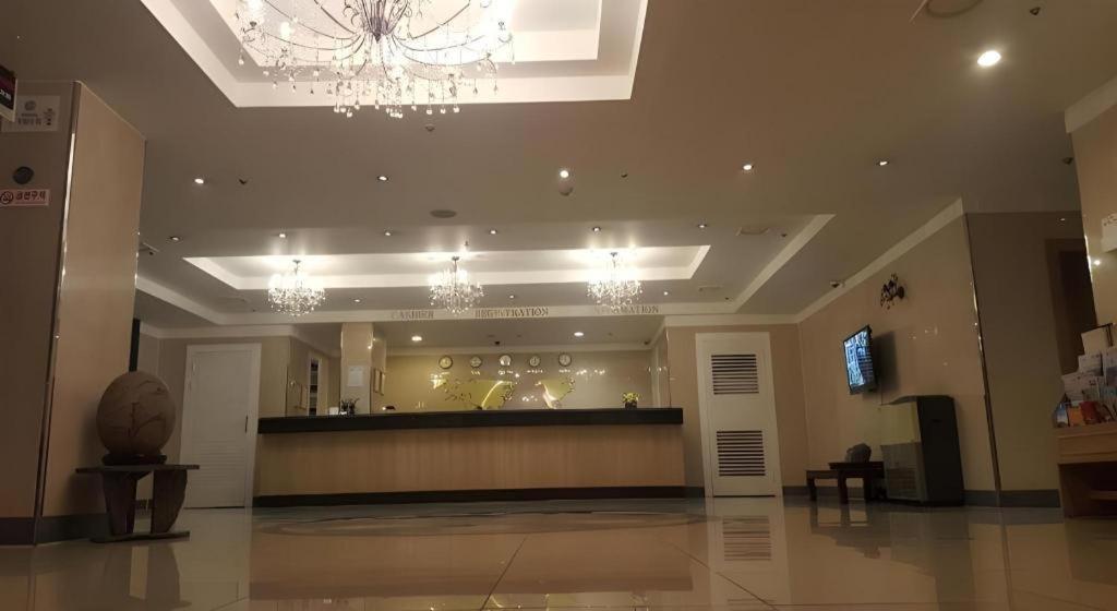 Hotel Olympic Changwon Esterno foto