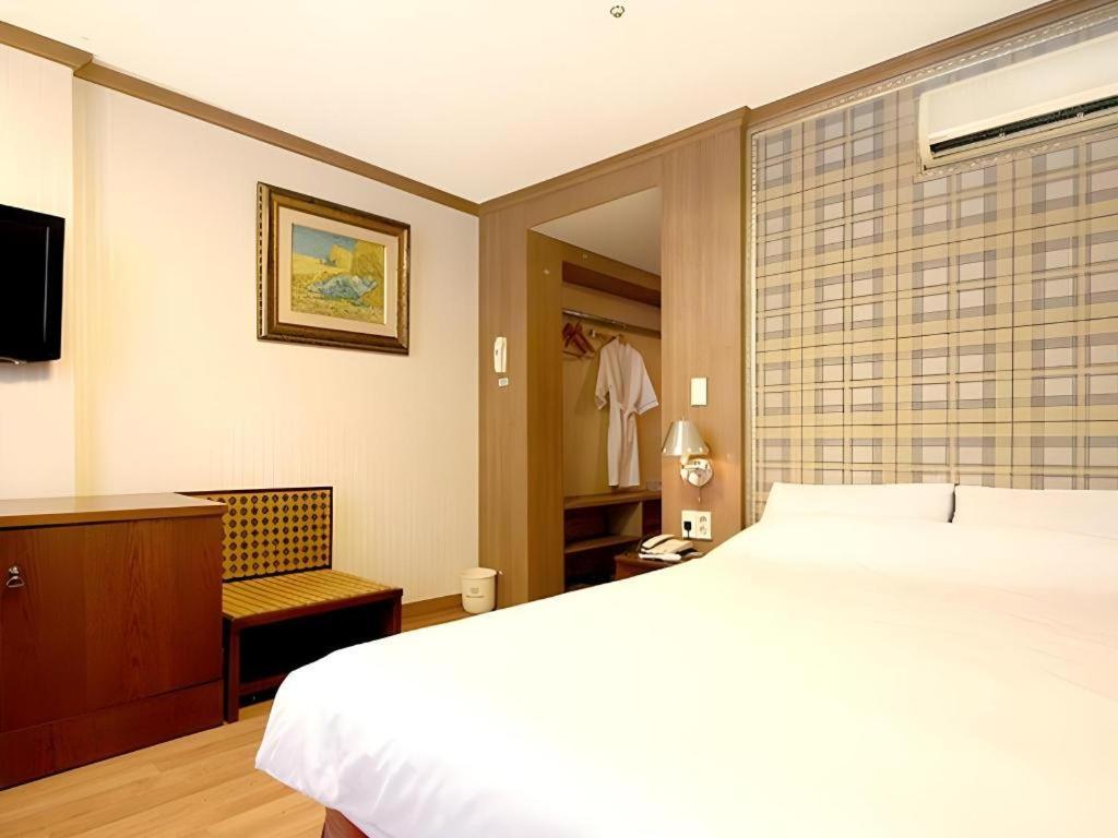 Hotel Olympic Changwon Esterno foto