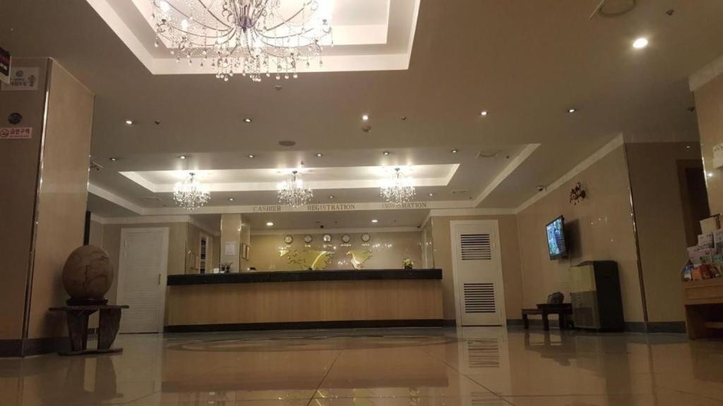 Hotel Olympic Changwon Esterno foto