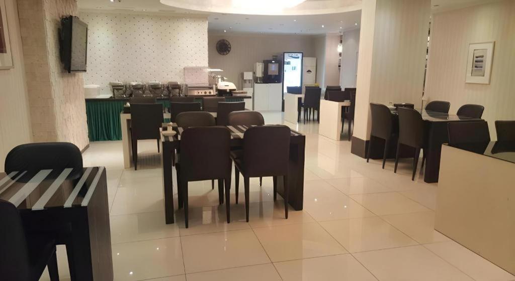 Hotel Olympic Changwon Esterno foto