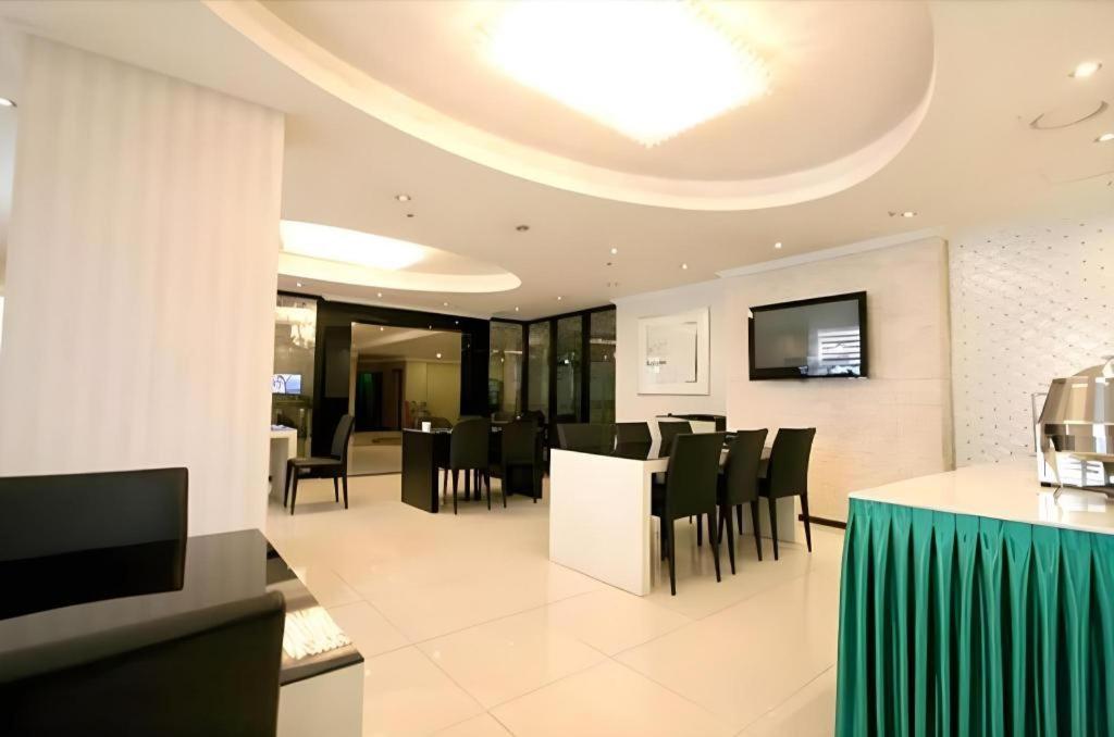 Hotel Olympic Changwon Esterno foto