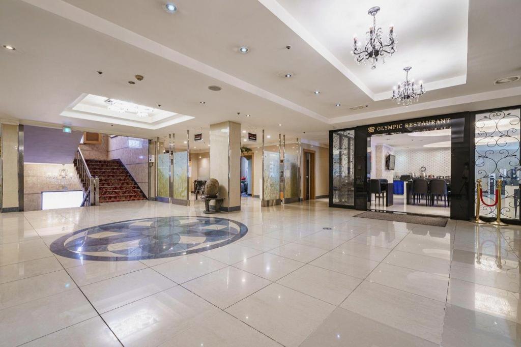 Hotel Olympic Changwon Esterno foto